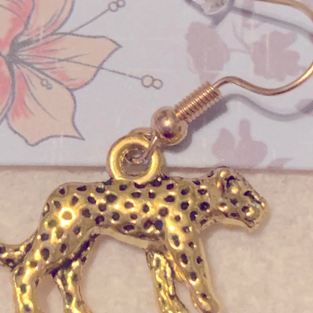 GOLD Cat Earrings Leopard Cheetah Jaquar Tiger Earrings Feline Lover NEW… - Picture 2 of 7
